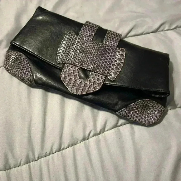 Evening Clutch - Picture 11 of 11